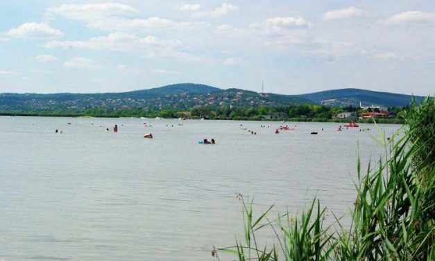 4 embert mentettek ki a Velencei-tóból