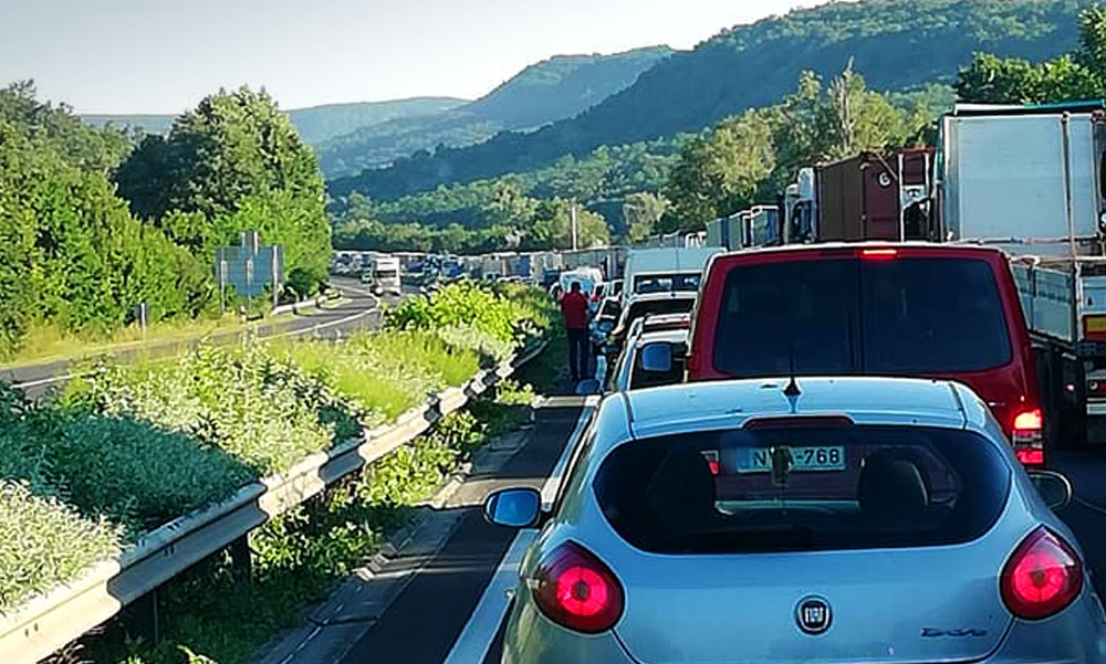 Torlódások nehezítik a közlekedést Budapesten és környékén