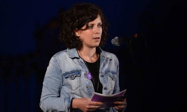 Az egyik vesztes elnökjelölt színt vallott, a baloldaliak ellen fordult a Momentum