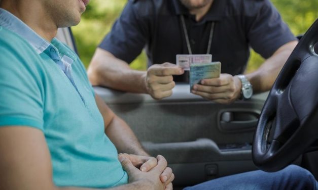 Hamis vezetői engedéllyel autókázott Gárdonyban egy budapesti férfi