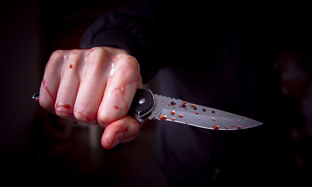 Lakótársát szúrta mellkason egy férfi Pest megyében