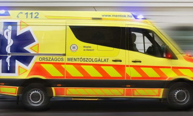 Egy idős asszonyhoz érkezett a mentő, ám amit a lakásban találtak arra senki nem volt felkészülve