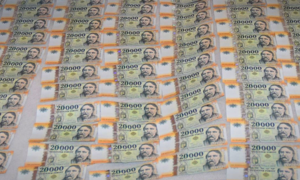 Milliós jutalmazási lista: volt olyan főosztályvezető, aki több mint hétmilliós jutalmat kapott múlt év végén a budapesti városházán