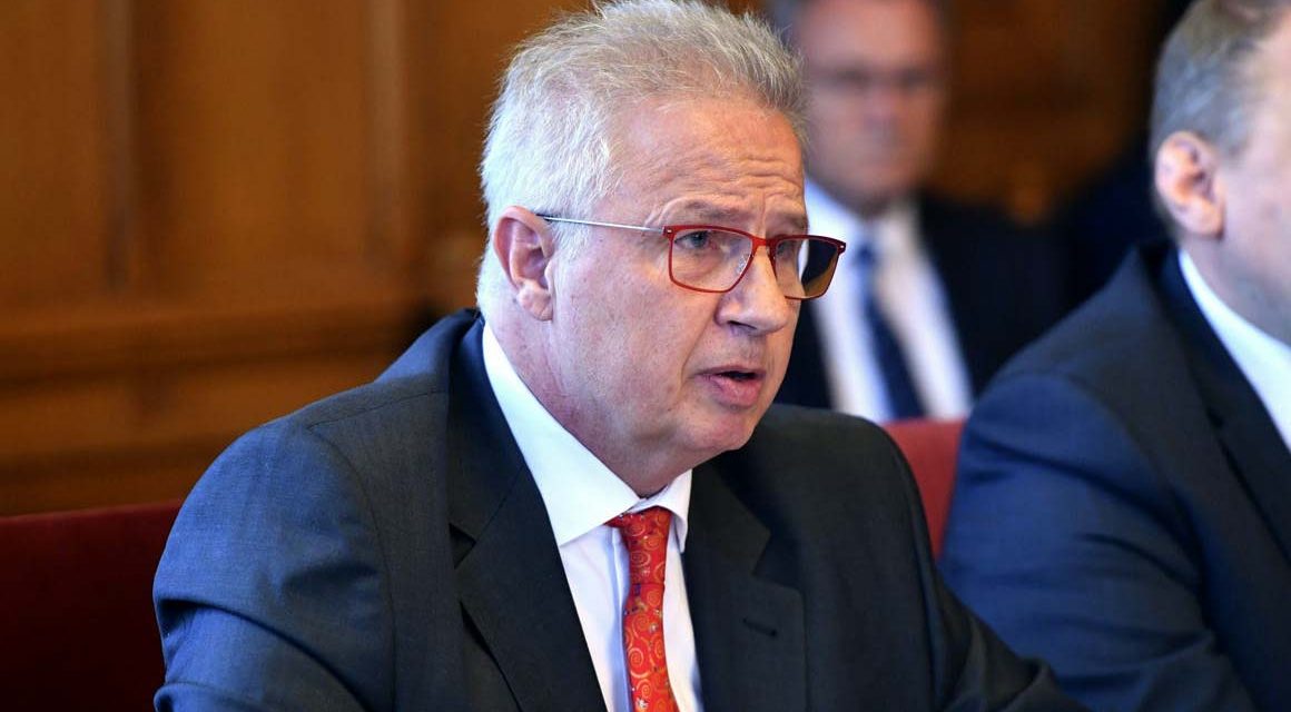 Újabb fideszes politikusnál mutatták ki a koronavírust: Trócsányi László EP képviselő is elkapta a betegséget