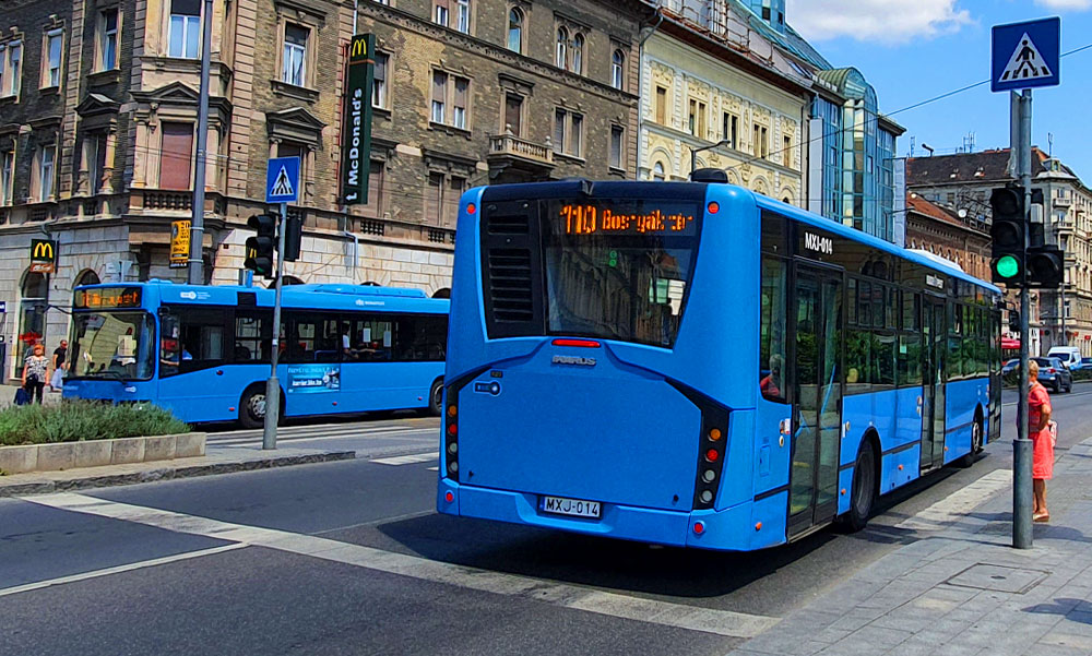 Olyan buszjáratra adott el a BKK jegyet 14 millióért, ami nem is jár, most elnézést kérnek