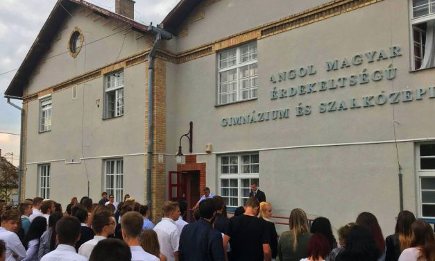 Hirtelen megszűnt egy gödöllői gimnázium, a szülők kiakadtak