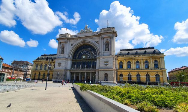 Alaposan megtisztították a Keleti pályaudvart és környékét, tovább folytatódik az akciósorozat