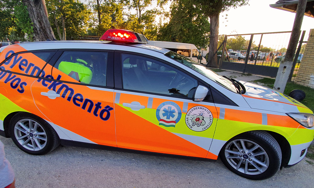 Meghalt az a 4 éves kislány, akit egész napra bezárt a buszsofőr a tűző napon álló járműbe