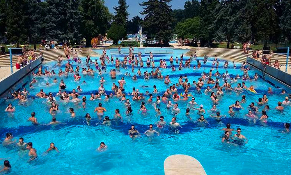20 ezer forintba kerülhet a strandolás egy magyar család számára idén nyáron