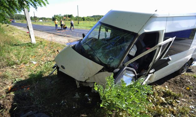 „Szóltam a feleségemhez, de már nem volt kihez” – megszólalt az apa, aki párját és fiát veszítette el a péntek reggeli buszbalesetben