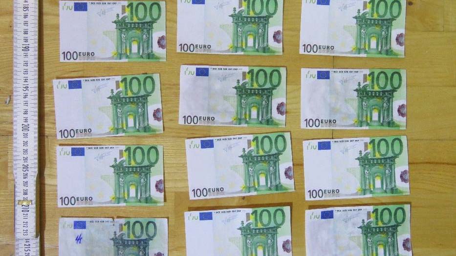 Lakásukon gyártották a hamis pénzeket: egy budapesti benzinkúton bukott le a fiatal pár