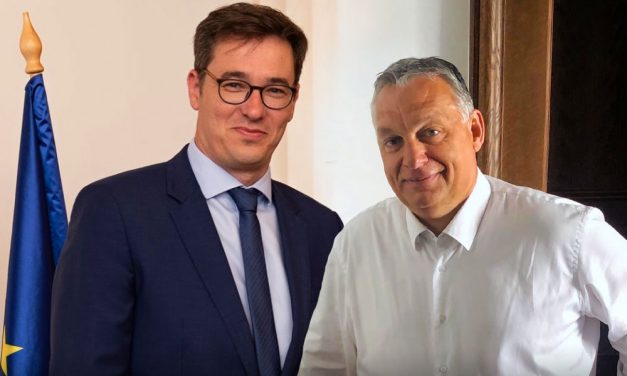 Orbán Viktor gyermekvédelmi népszavazást kezdeményez, Karácsony Gergely a Fudan Egyetem és az ingyenes antitestszűrés miatt vinné az embereket az urnákhoz