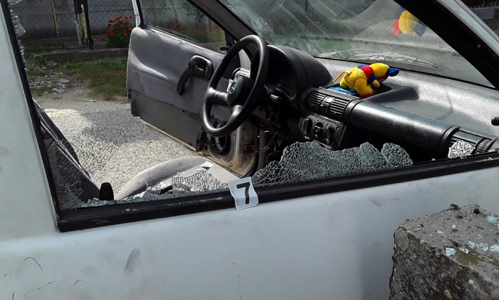 Ellopták és szétverték az autót a fiatalok, aztán szelfiztek egyet rajta