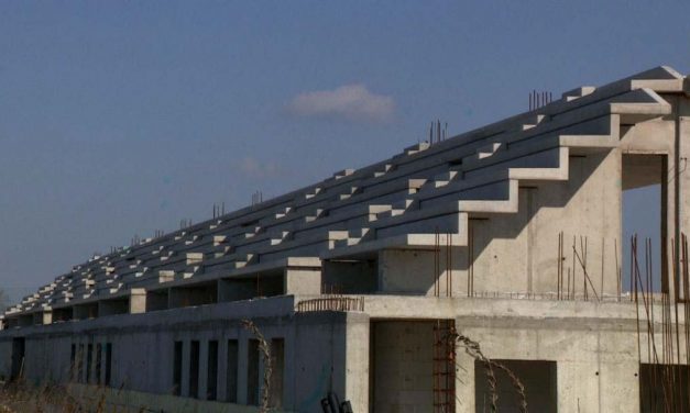 Szétlopták a soha el nem készült szigetszentmiklósi stadiont: 1,5 milliárdot költöttek rá