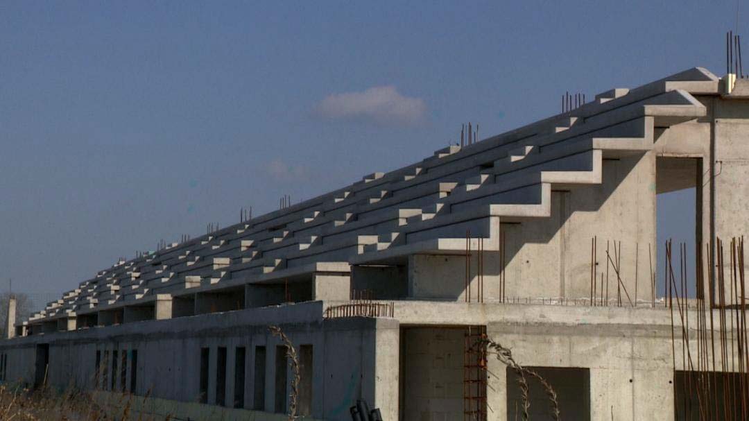 Szétlopták a soha el nem készült szigetszentmiklósi stadiont: 1,5 milliárdot költöttek rá