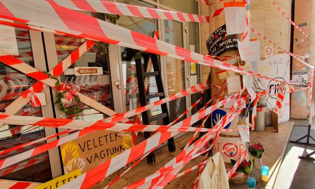 Sztrájkolni fognak az SZFE dolgozói, így támogatják a hallgatókat, ezek a követeléseik