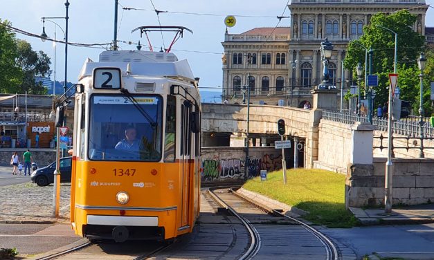 Használt villamosbeszerzés: súlyos vádak érték a BKV-t, most megszólalt a vállalat – Itt vannak a részletek!