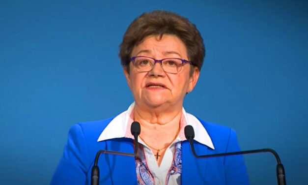 Müller Cecília szégyene? A Szputnyik vakcináról itthon titkolóznak, de az oroszokat tájékoztatják, a moszkvai egészségügyi miniszter beszámolt a magyar eredményekről