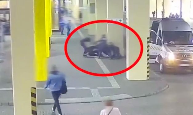 „A földön fekve ordított” – megszólalt a szemtanú, aki végignézte, hogyan támadta meg a rendőröket egy férfi a KÖKI-nél