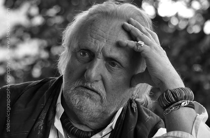 „Eddig 15 ezren jelezték, hogy szeretnének ott lenni apu temetésén” – megszólalt Benkő László fia, szűk körben búcsúztatják a zenészt