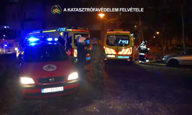 Drámai felvételek: Oxigénmaszkban mentették a lakókat a kispesti paneltűzben, nyilvánosságra hozták a mentésről készült videót