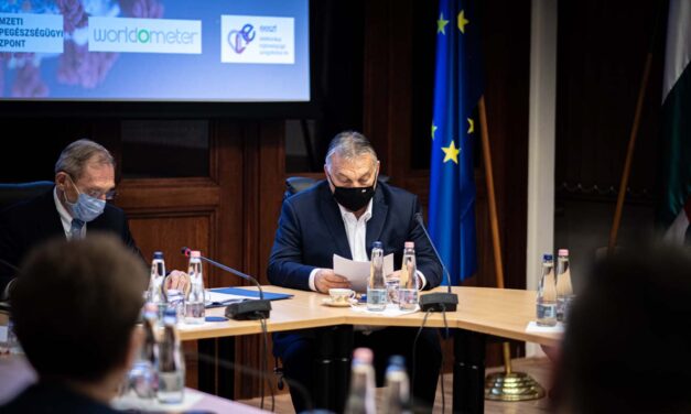 Január 11-ig marad a kijárási tilalom, nem oldja fel az ünnepekre a kormány a járványügyi intézkedéseket