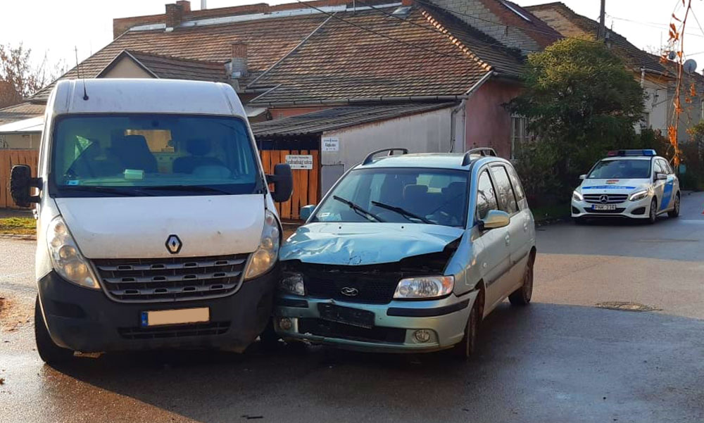 Már korán reggel piás volt a sofőr, bele is rongyolt egy furgonba Pesterzsébeten
