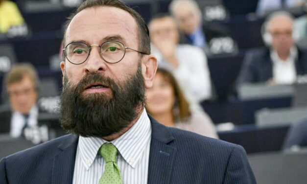 A botrányba keveredett Szájer Józseftől megvonták a címzetes egyetemi tanári kinevezését is