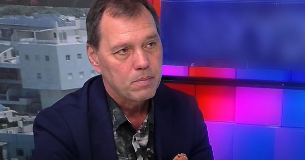 Szlávik János beszólt a politikusoknak: szerinte nem a nyitásról, hanem a vírus terjedésének megakadályozásáról kellene beszélni – közben 911 beteg van már lélegeztetőgépen Magyarországon