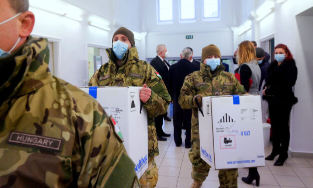 Jó hírt kaptak a Szputnyikkal és Sinopharmmal oltottak: szabadon, karantén és PCR teszt nélkül utazhatnak a magyarok is az uniós tagállamokba