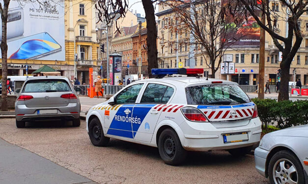 Még mindig keresi a rendőrség azt a csalót, aki bérbeadott autókat adott el – más módszerekkel is átvert több embert is