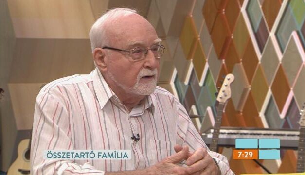 „Nem jártam el itthonról sehová, nem találkoztam senkivel” – elkapta a koronavírust a Família Kft. 93 éves sztárja