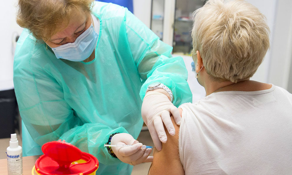 Kína bevallotta: nem elég hatékonyak a jelenlegi vakcináik