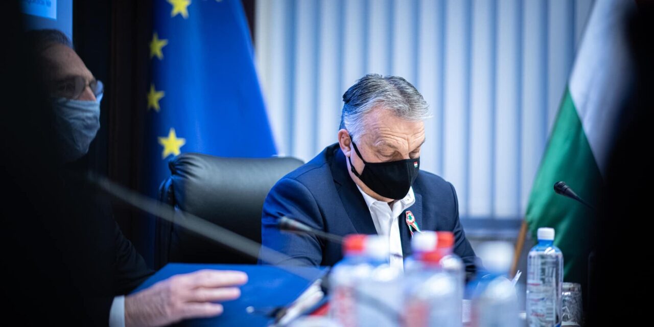 „Minden korlátozó intézkedés hatályban marad” – Orbán Viktor szerint nem oltópontokra, hanem vakcinákra van szükség, 213-an hunytak el a koronavírus miatt Magyarországon