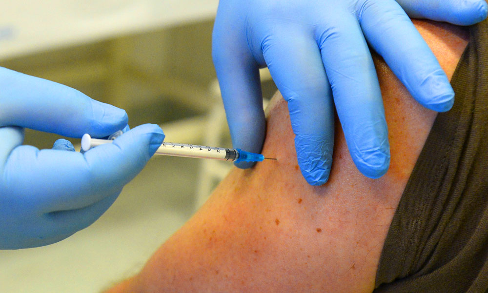 Elindult Ferihegyről egy repülőgép újabb 100 ezer adag kínai vakcináért