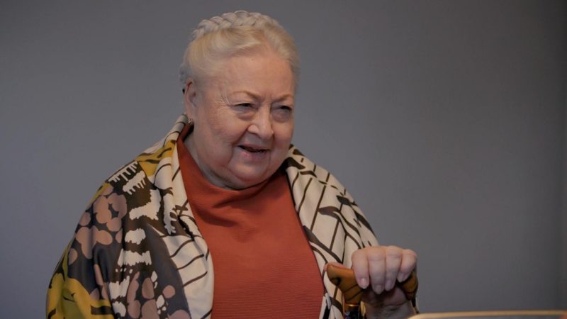 „Nem is akarom elengedni, hozzátartozik az életemhez” – 26 évesen halt meg Molnár Piroska fia, a színésznő a tragédia másnapján színpadra állt