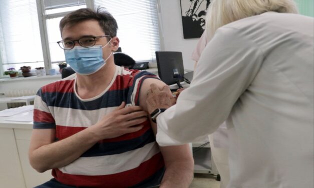 Karácsony Gergely is megkapta az oltást – de vajon melyik vakcinával oltották be a főpolgármestert?