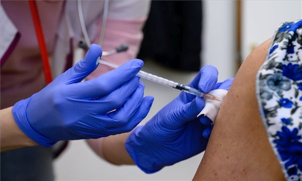 Koronavírus: 211 beteg elhunyt, 6566 új esetet diagnosztizáltak