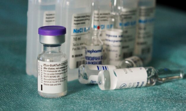 Megszületett az első összehasonlító vizsgálat: brutális mennyiségű antitest termelődik a Pfizer és az AstraZeneca első oltása után – itt vannak az eredmények
