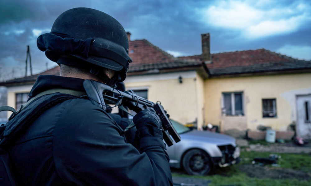 Terrorista Budapesten: Robbantani akart a férfi, a Terrorelhárítási Központ fogta el, robbanószer is volt nála