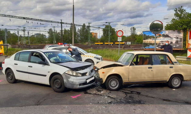 Sírógörcsöt kaptak, amikor meglátták, hogy szeretett kocka Ladájuk mennyire összetörött