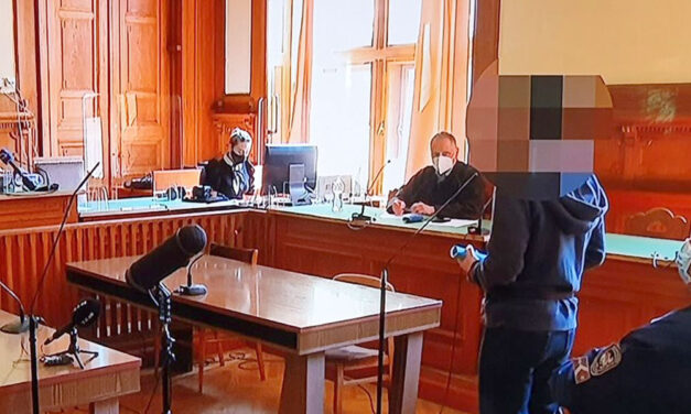 “Marci elesett” – mondta a bíróságon az a pesterzsébeti férfi, aki olyan súlyosan bántalmazta két éves nevelt fiát, hogy a gyerek meghalt, 18 évet kapott