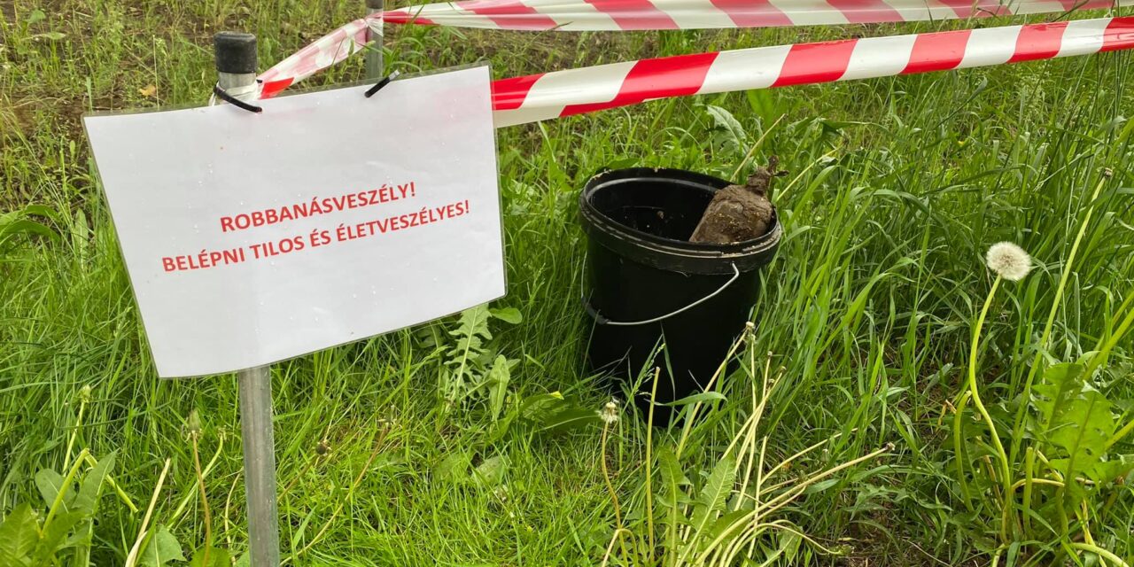 Bombát találtak az egyik piliscsabai lakópark udvarán, a robbanótestre az ott játszó gyerekek lettek figyelmesek