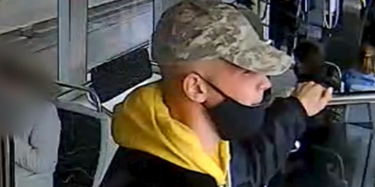 Verte és rugdosta a BKK jegyellenőrét, az elkövetőt keresi a rendőrség