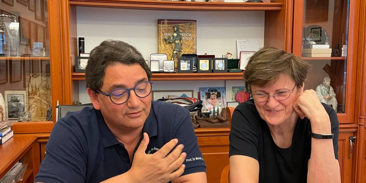 „Kedves Katalin, köszönjük, hogy meglátogattál minket, bármikor szívesen látunk! ” – Merkely Bélánál járt a Pfizer vakcina kifejlesztője, Karikó Katalin
