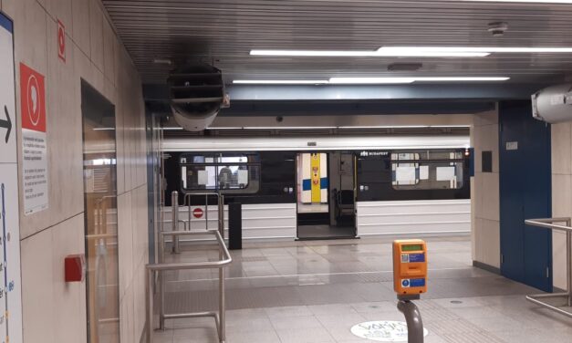 Egy 76 éves nőt gázolt el a metró a Határ útnál, az idős asszony a helyszínen meghalt