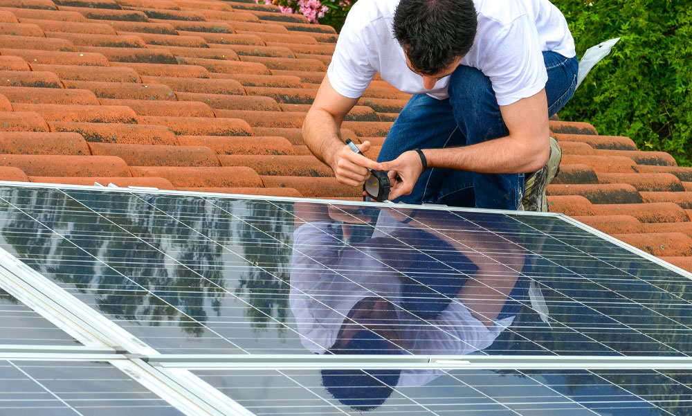 Ingyenpénzt adnak napelemekre július végéig kiírják a gigantikus pályázatot, családok tízezrei juthatnak olcsó energiához