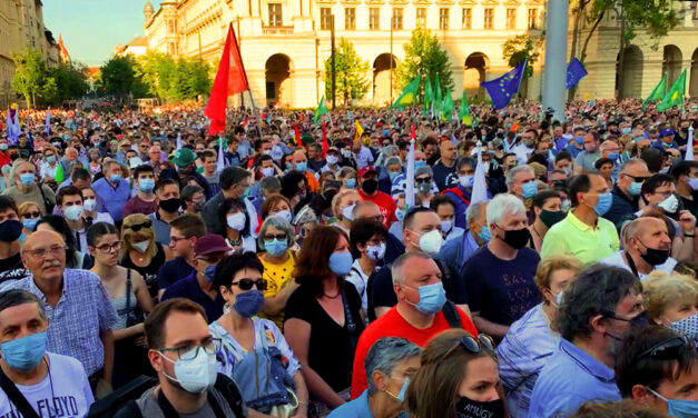 Fudan Egyetem elleni tüntetés Budapesten