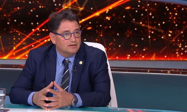 Merkely Béla nevével visszaélve próbálták meg rászedni a gyanútlan időseket: döbbenetes hazugsággal akartak tőlük pénzt kicsalni