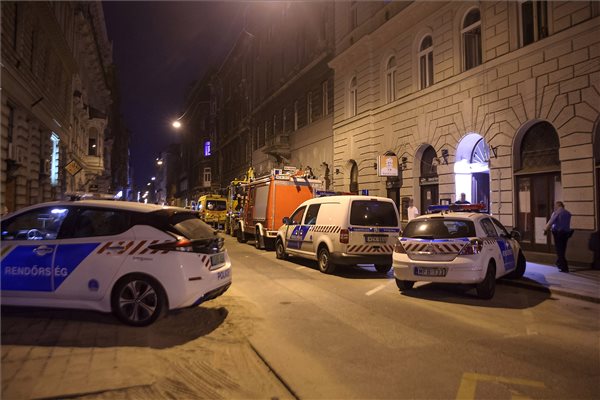 Egy háziorvos, a felesége és két gyermeke halt meg szén-monoxid mérgezésben Budapesten, a család már több napja halott lehetett, a doktort a főnöke kerestette